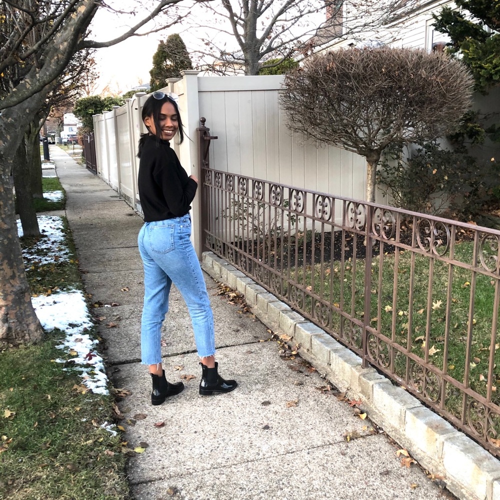 Turtleneck black top 🤍 - Picture 3 of 4